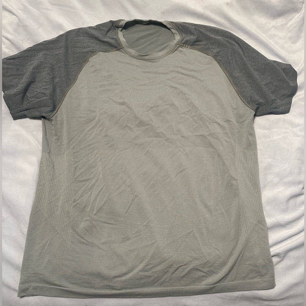 Lululemon men’s swiftly tech shirt size XL